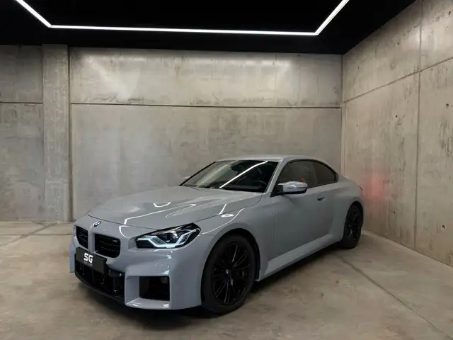 BMW M2 view 3