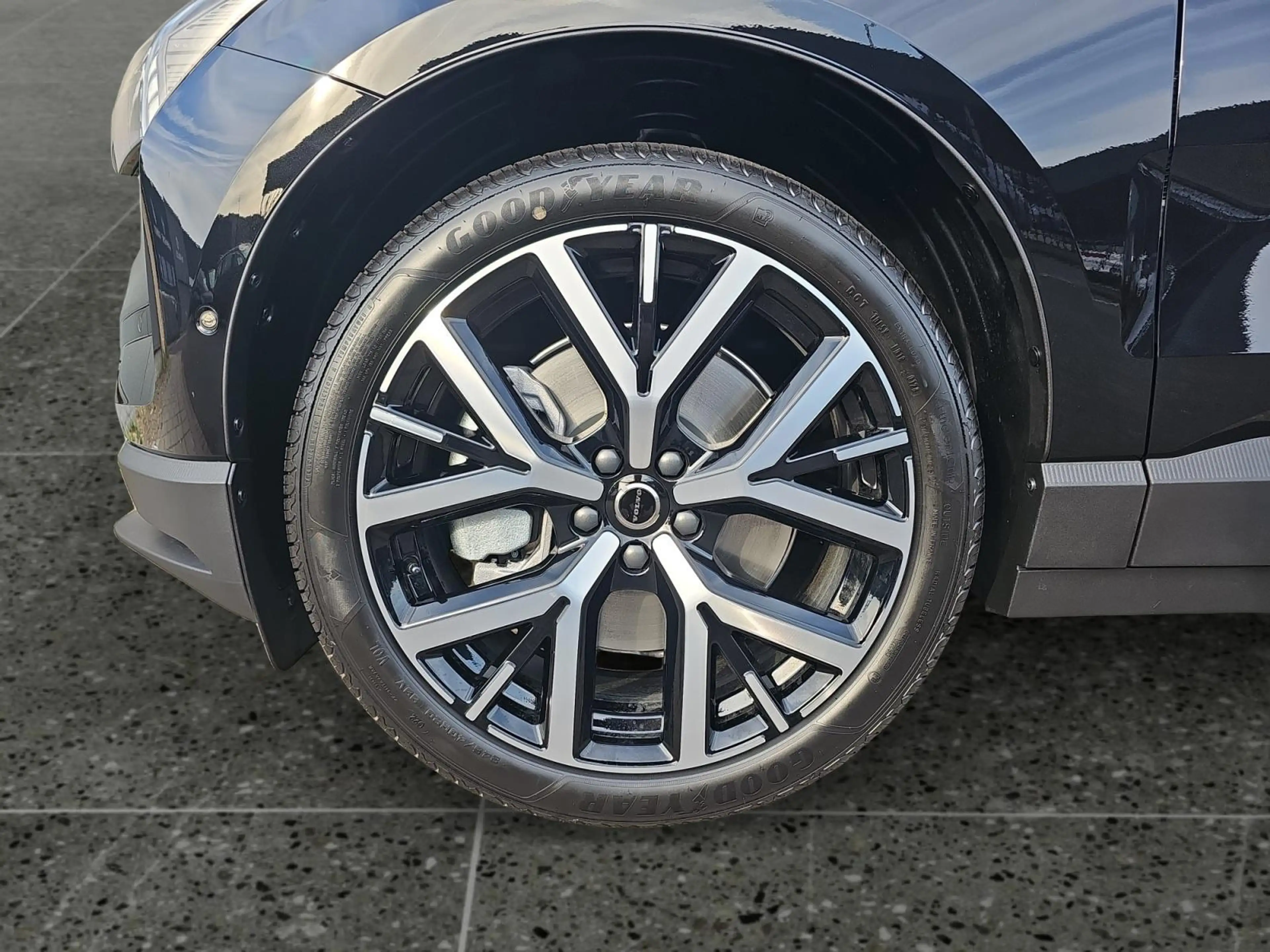 Volvo EX30 P8 AWD Ultra Black Edition Europa 69 kWh | Panoram — photo 6