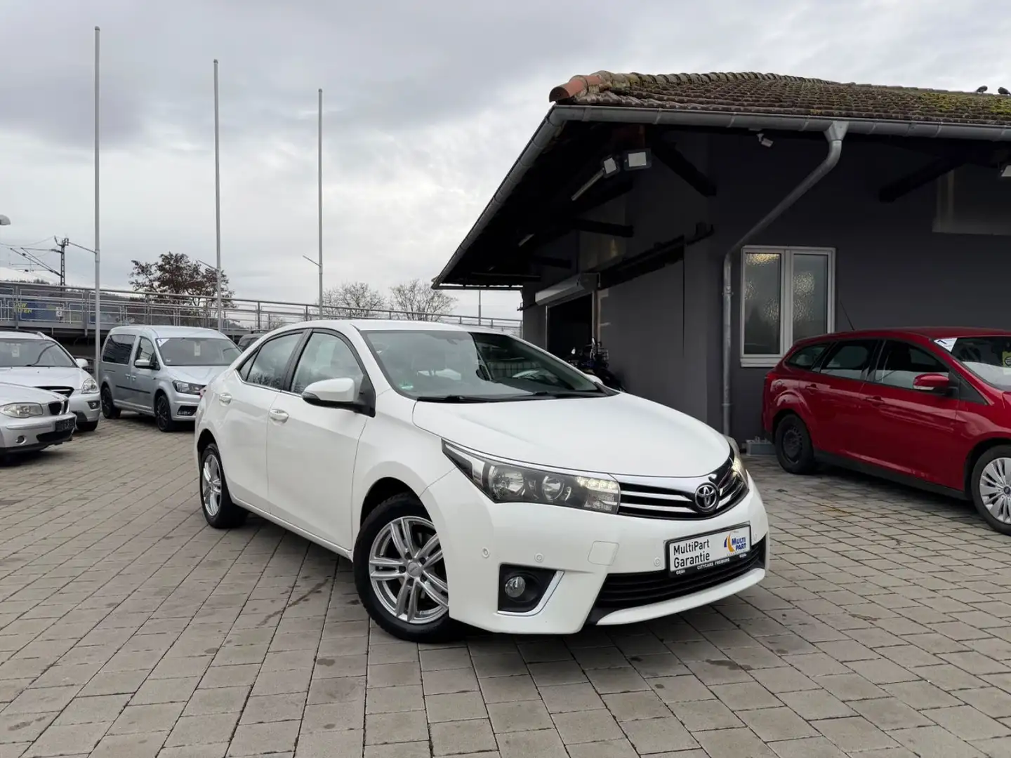 Toyota Corolla Executive Weiß - 1