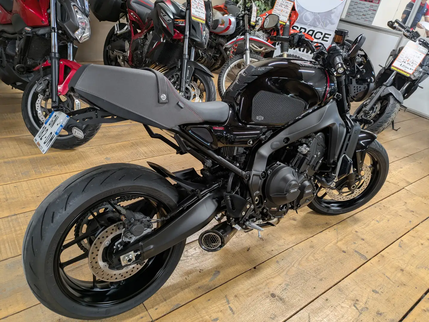 Yamaha XSR 900 Noir - 2