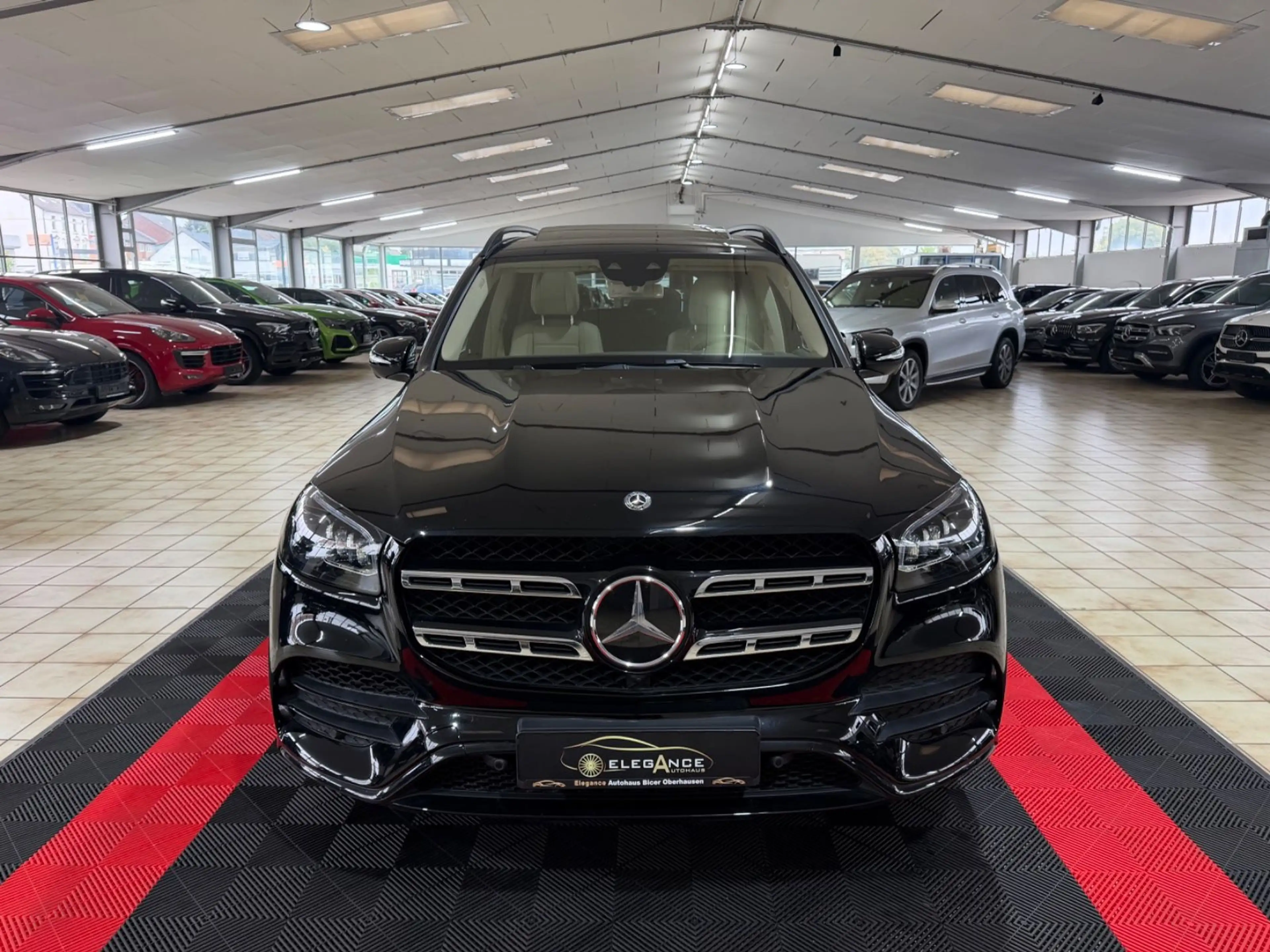 Mercedes-Benz GLS 580 4Matic*AMG*PANO*NIGHT-PAKET*LED*7-SITZ* — photo 4