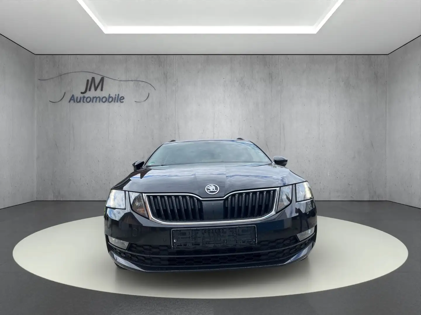 Skoda Octavia Combi Ambition Schwarz - 2