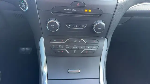 Ford S-Max view 13