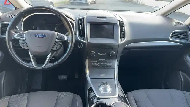 Ford S-Max view 11