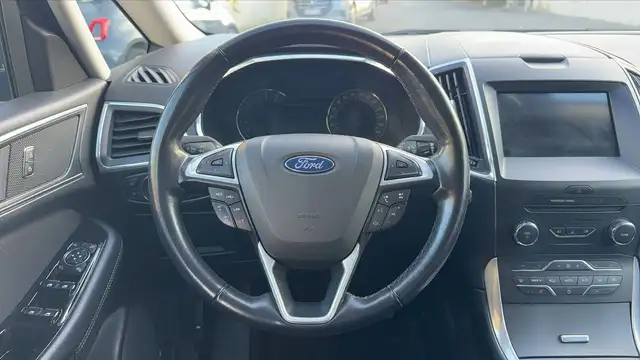 Ford S-Max view 24