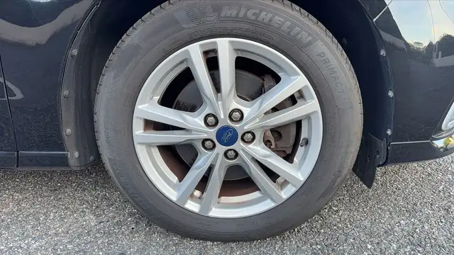 Ford S-Max view 17