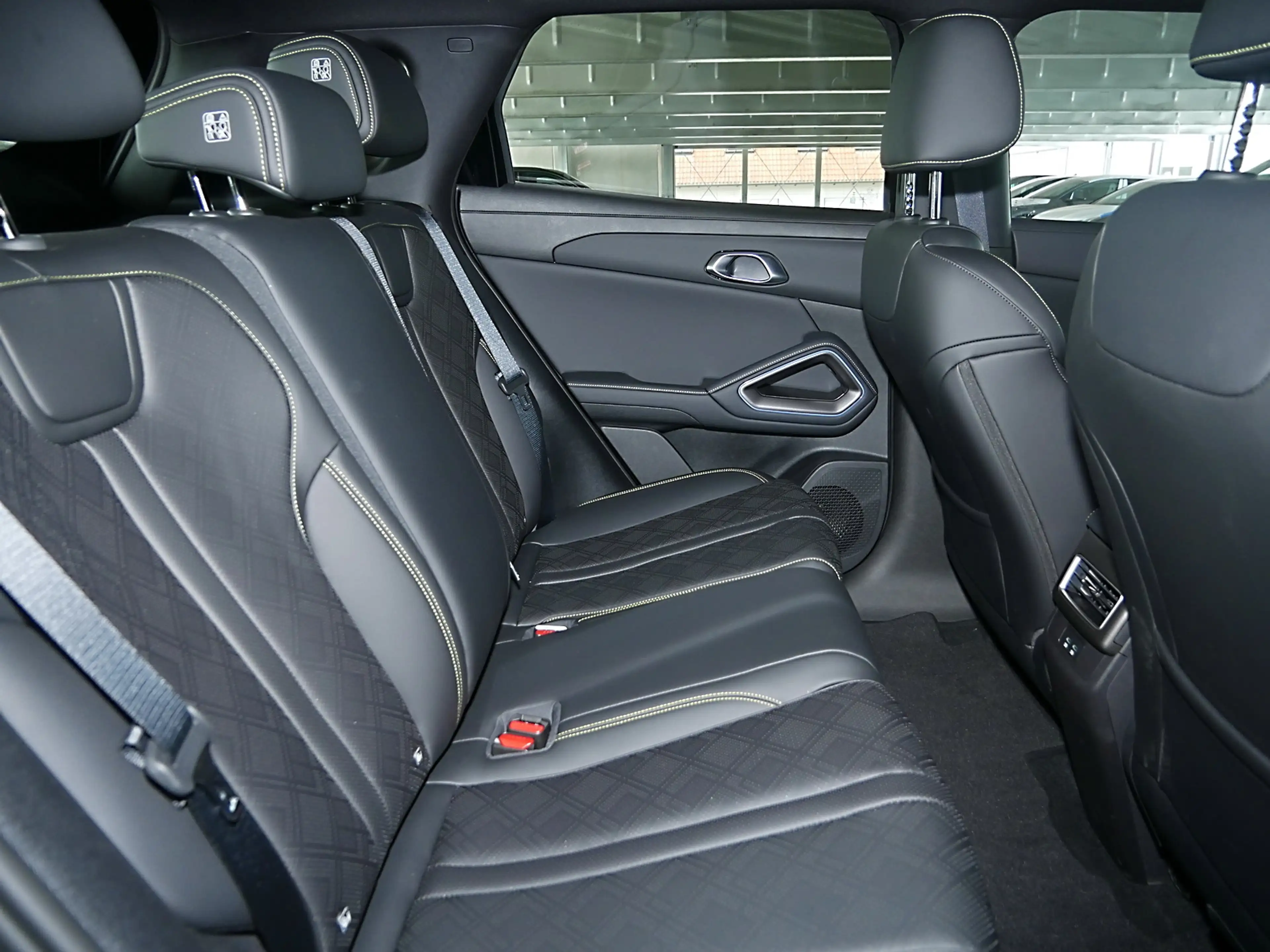 BYD Atto 2 DM-i Boost 156kW 360° Navi Pano 17"Alu VORLAUF — photo 6