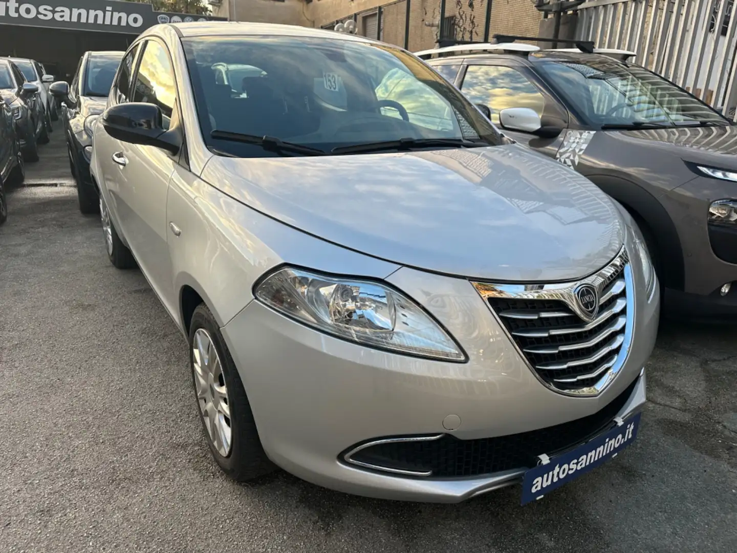Lancia Ypsilon Ypsilon 0.9 TwinAir 85 CV 5 porte S&S DFN Gold Aut Argento - 1