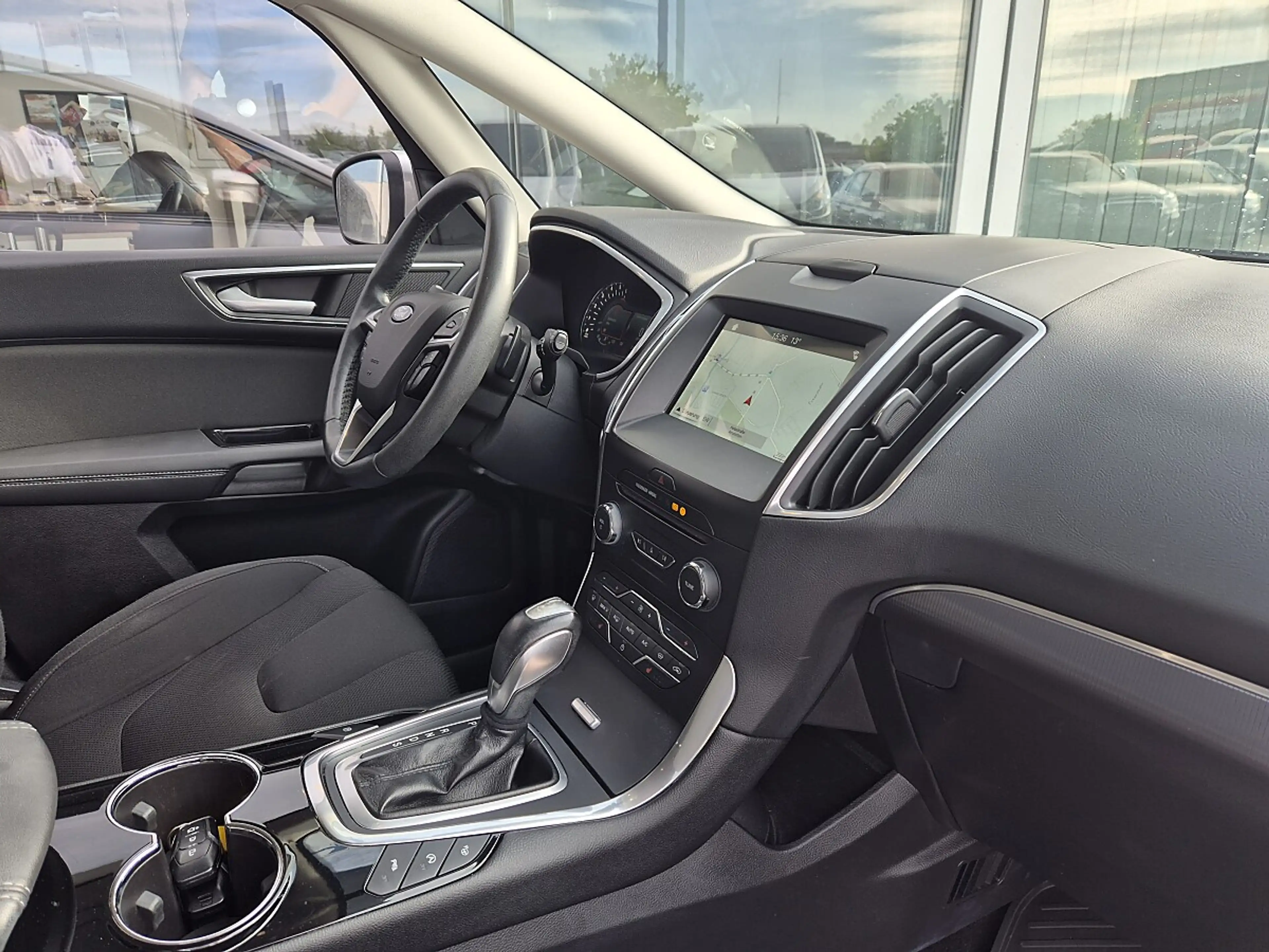 Ford S-Max S-MAX Titanium 2.0 TDCi Auto-Start/Stop Aut. — photo 12