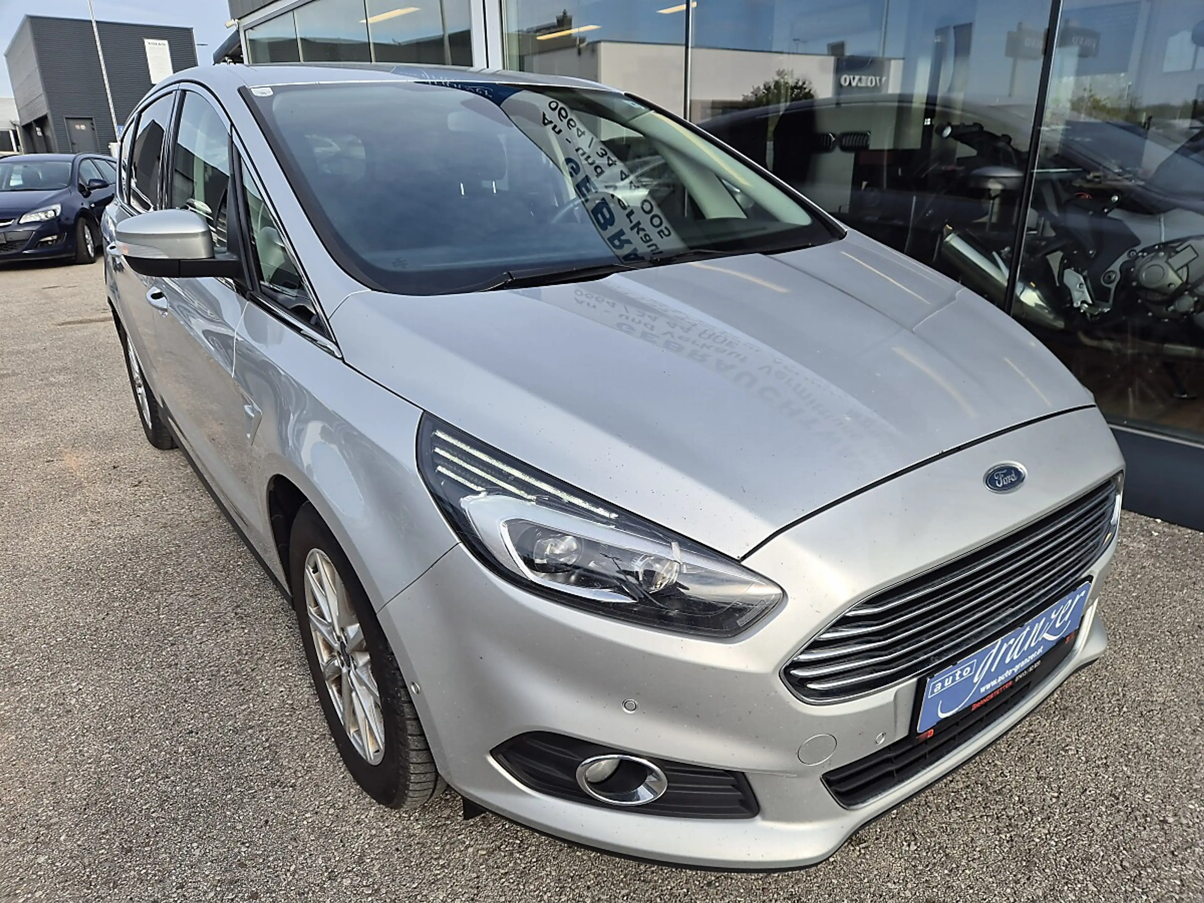 Ford S-Max S-MAX Titanium 2.0 TDCi Auto-Start/Stop Aut. — photo 2