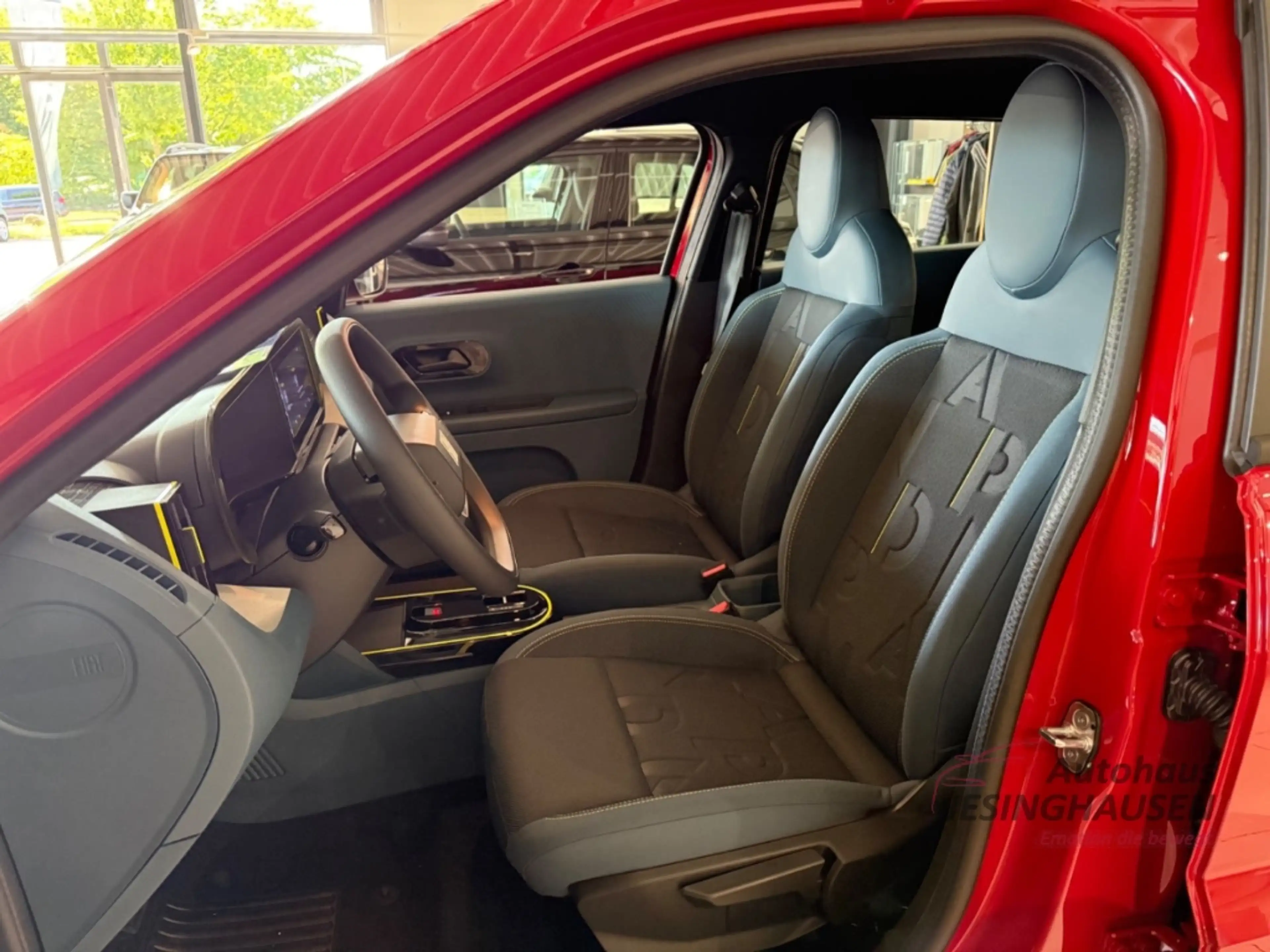 Fiat Grande Panda (RED)+PDC+Klima+CarPlay+LED Digitales Cockpit LED — photo 9