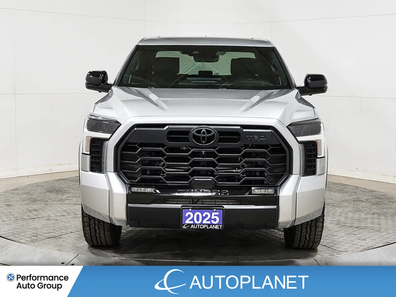 Toyota Tundra снимка Toyota Tundra