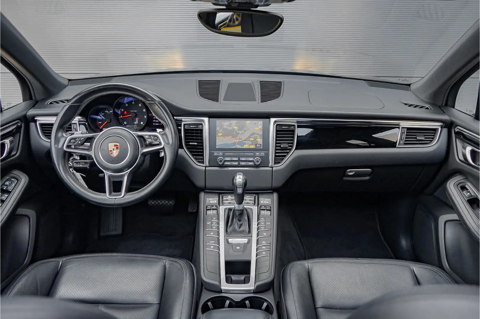 Porsche Macan 2.0T Pano Leder Camera Navi Grijs - 2