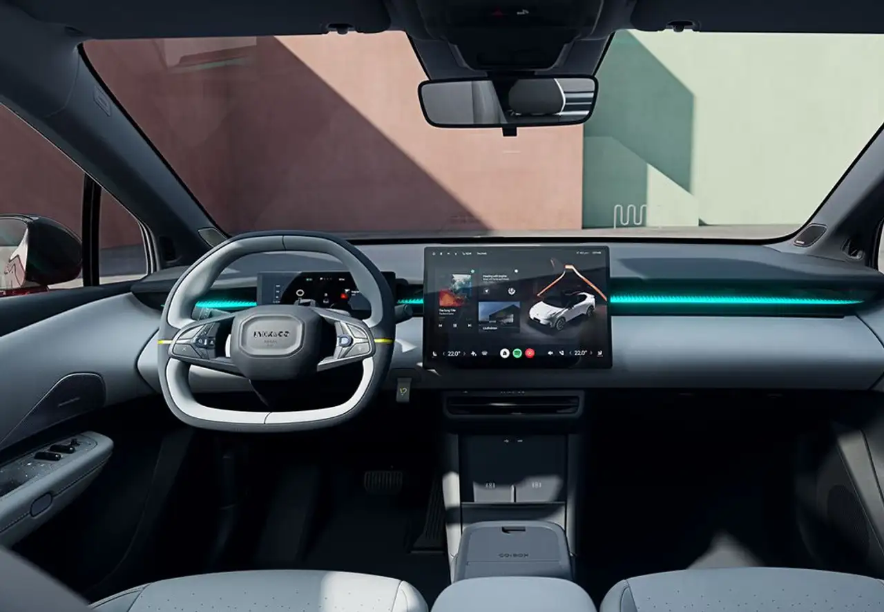 Lynk & Co 02