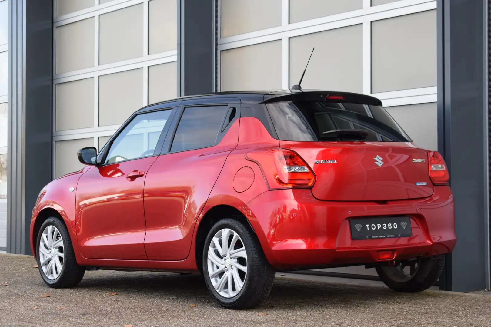 Suzuki Swift 1.2 Select Smart Hybrid Automaat | TwoTone | Camer Rouge - 2