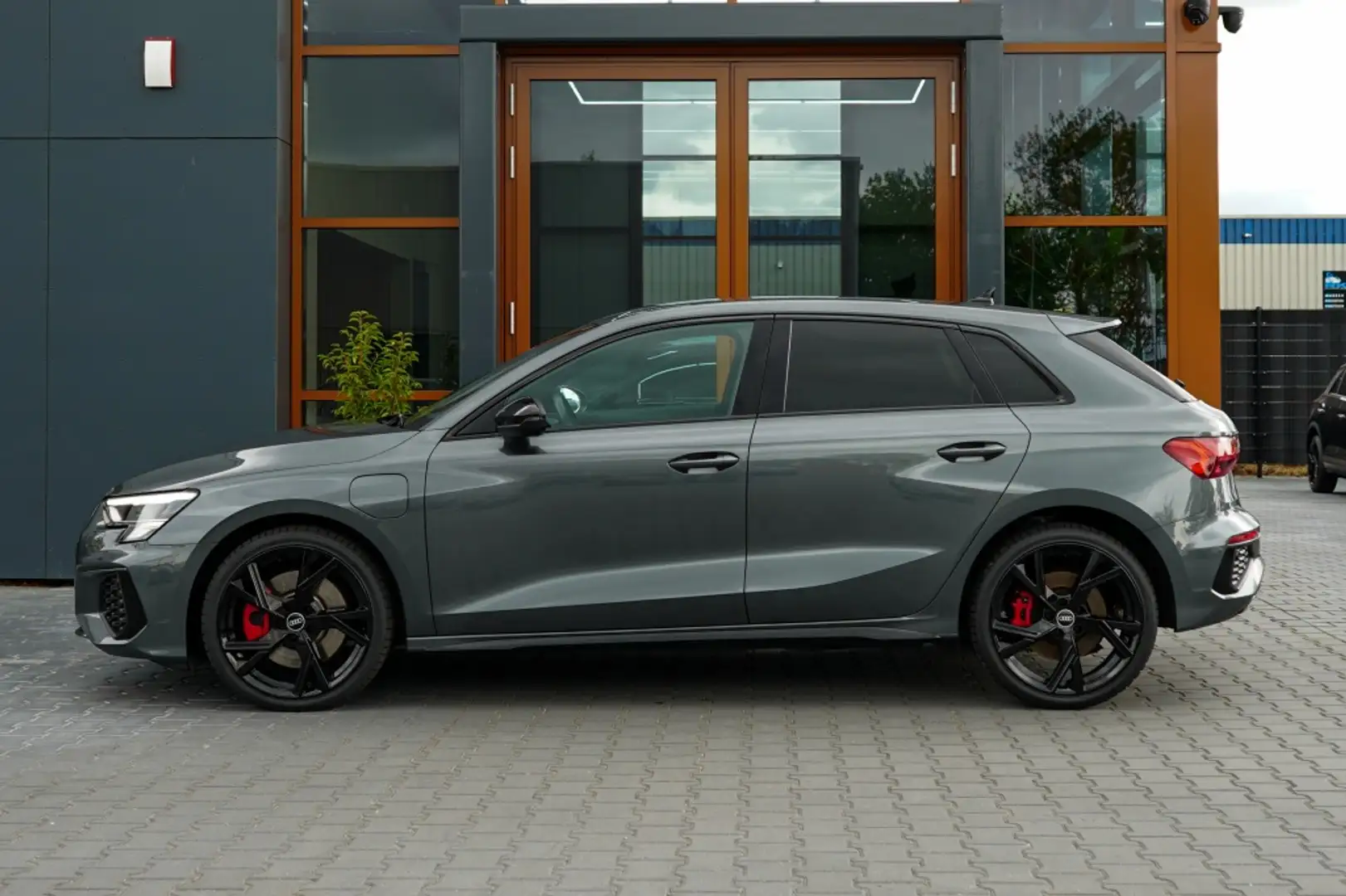 Audi A3 Sportback 45 TFSI e S ed. Comp | 3X S-Line | Led | Gris - 2
