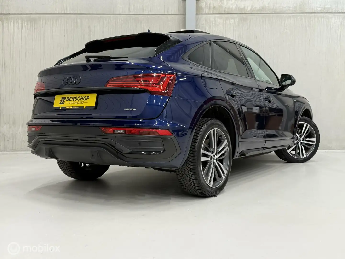 Audi Q5 Sportback 45 TFSI Qauttro Panodak Navi Carplay ACC Blauw - 2