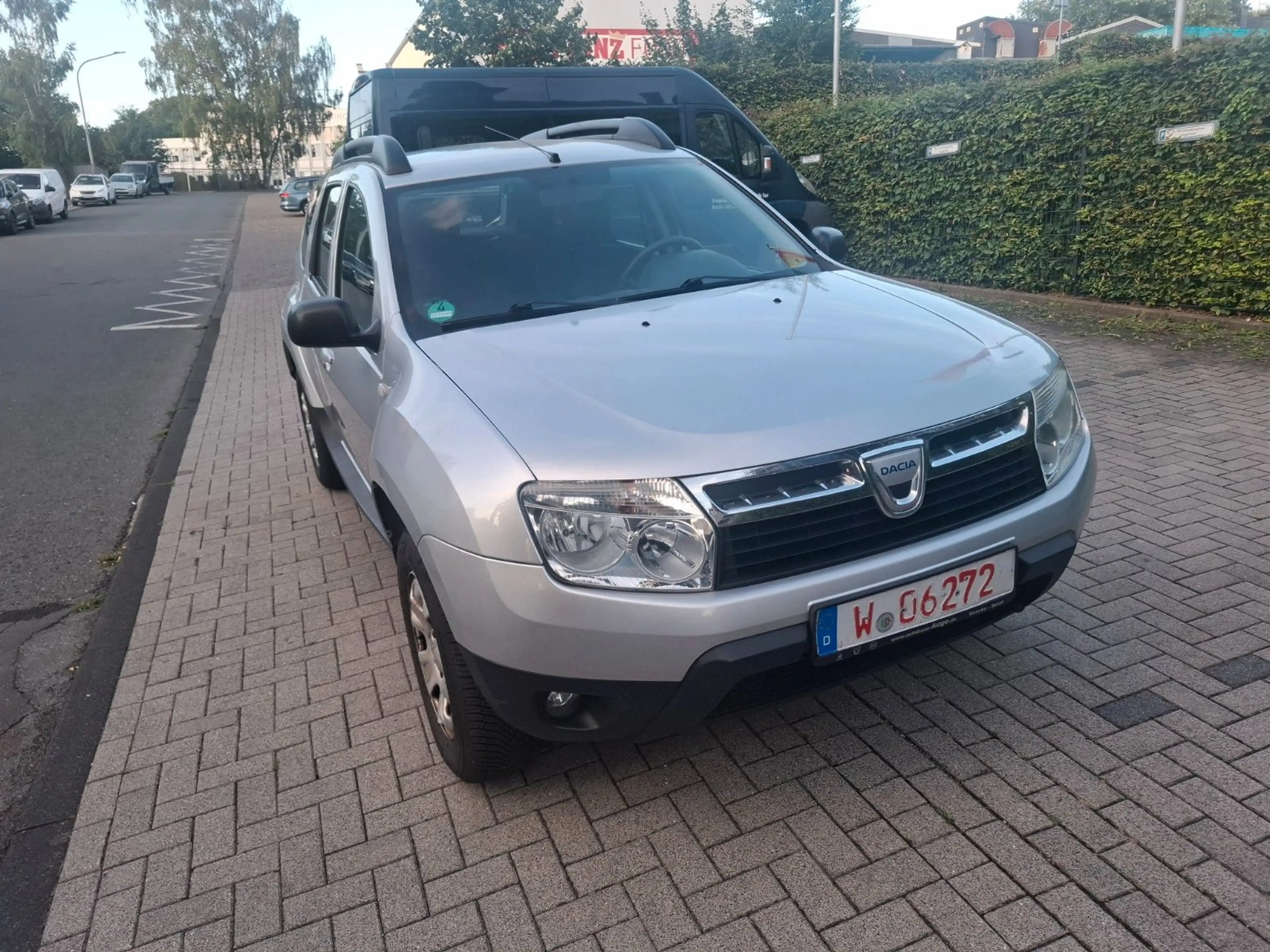 Dacia Duster I Laureate 4x2  1.6 TÜV NEU — photo 9