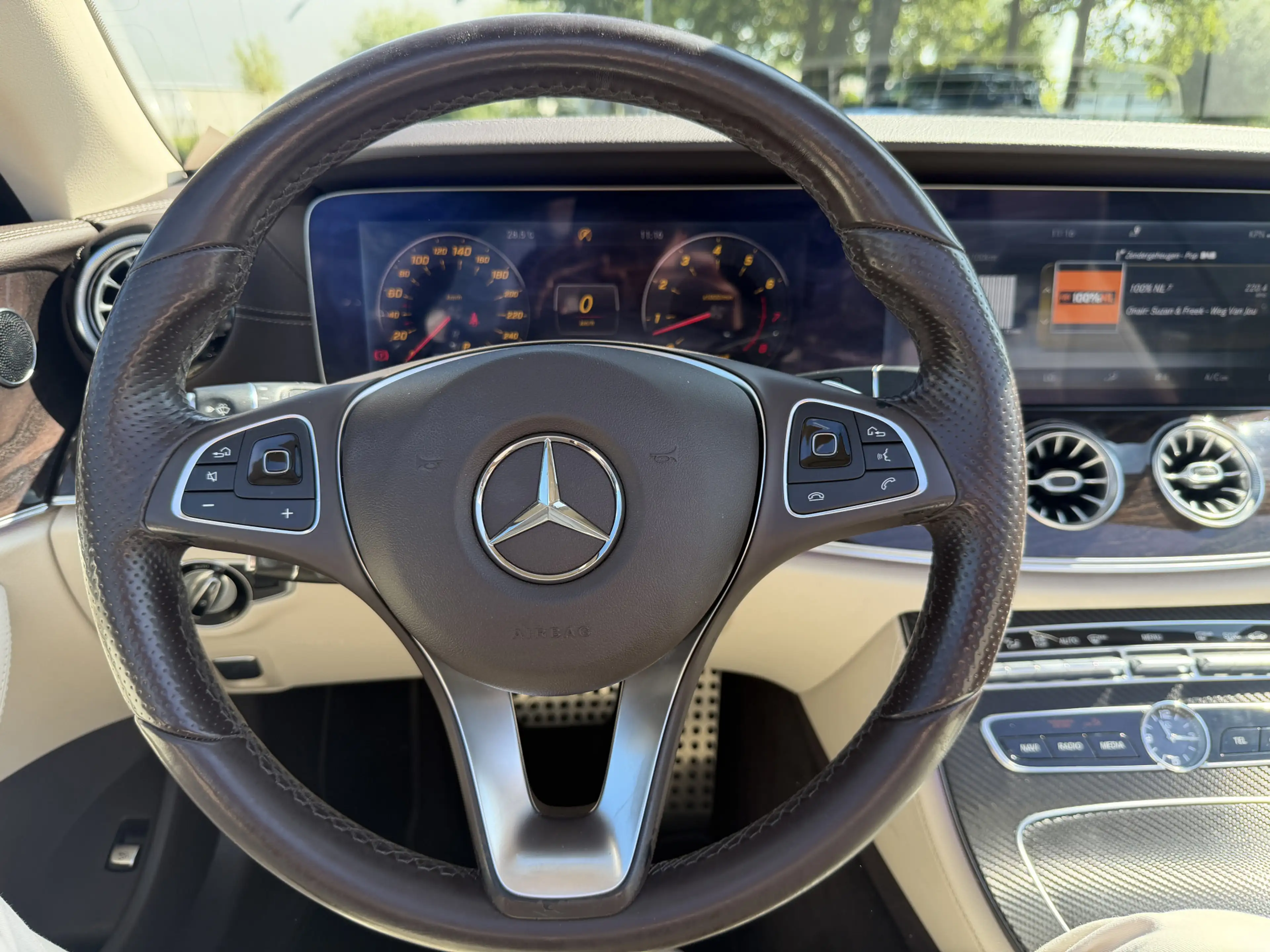 Mercedes-Benz E 400 Cabrio 4MATIC AMG-Line|333PK|360° CAMERA|MEMORY|ST — photo 9