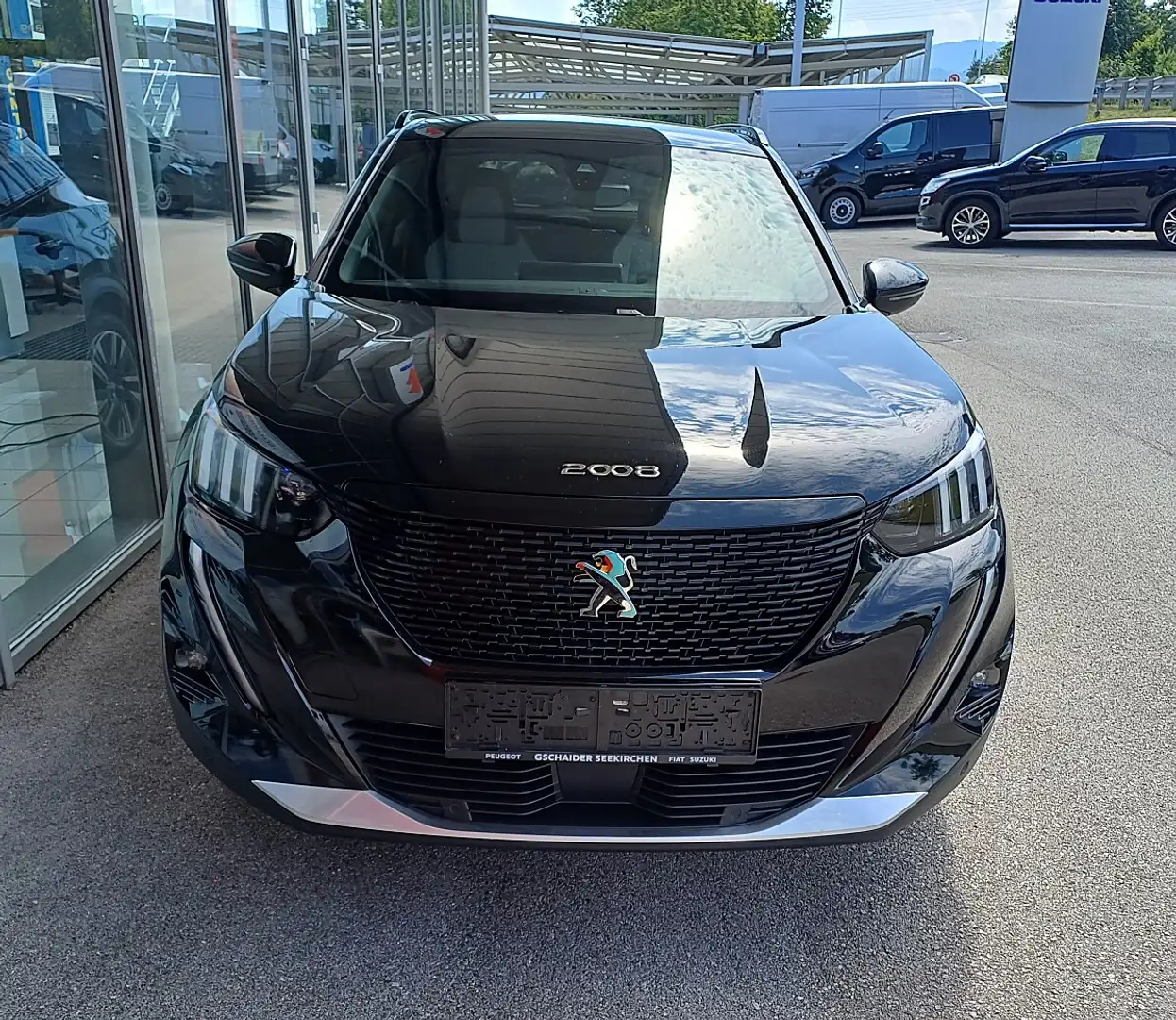 Peugeot e-2008 50kWh GT Schwarz - 2