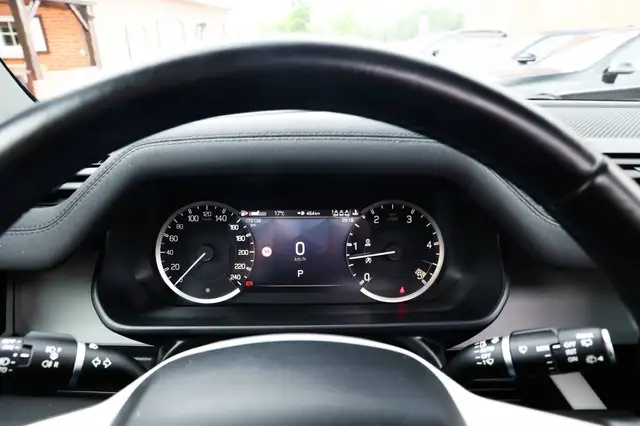 Land Rover Defender view 12