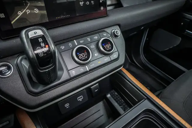 Land Rover Defender view 14