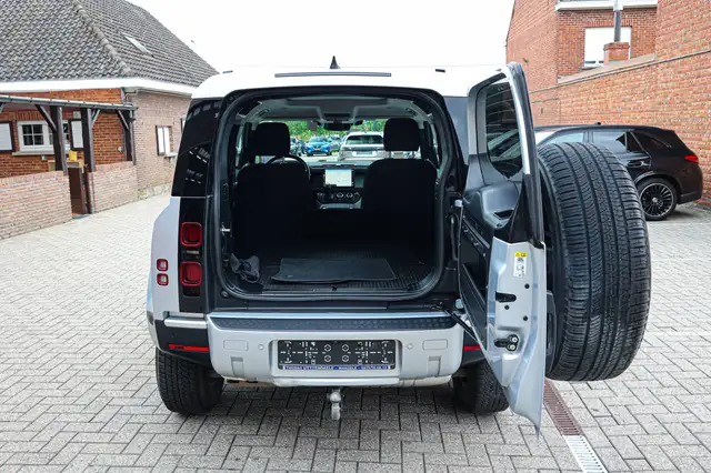 Land Rover Defender view 19