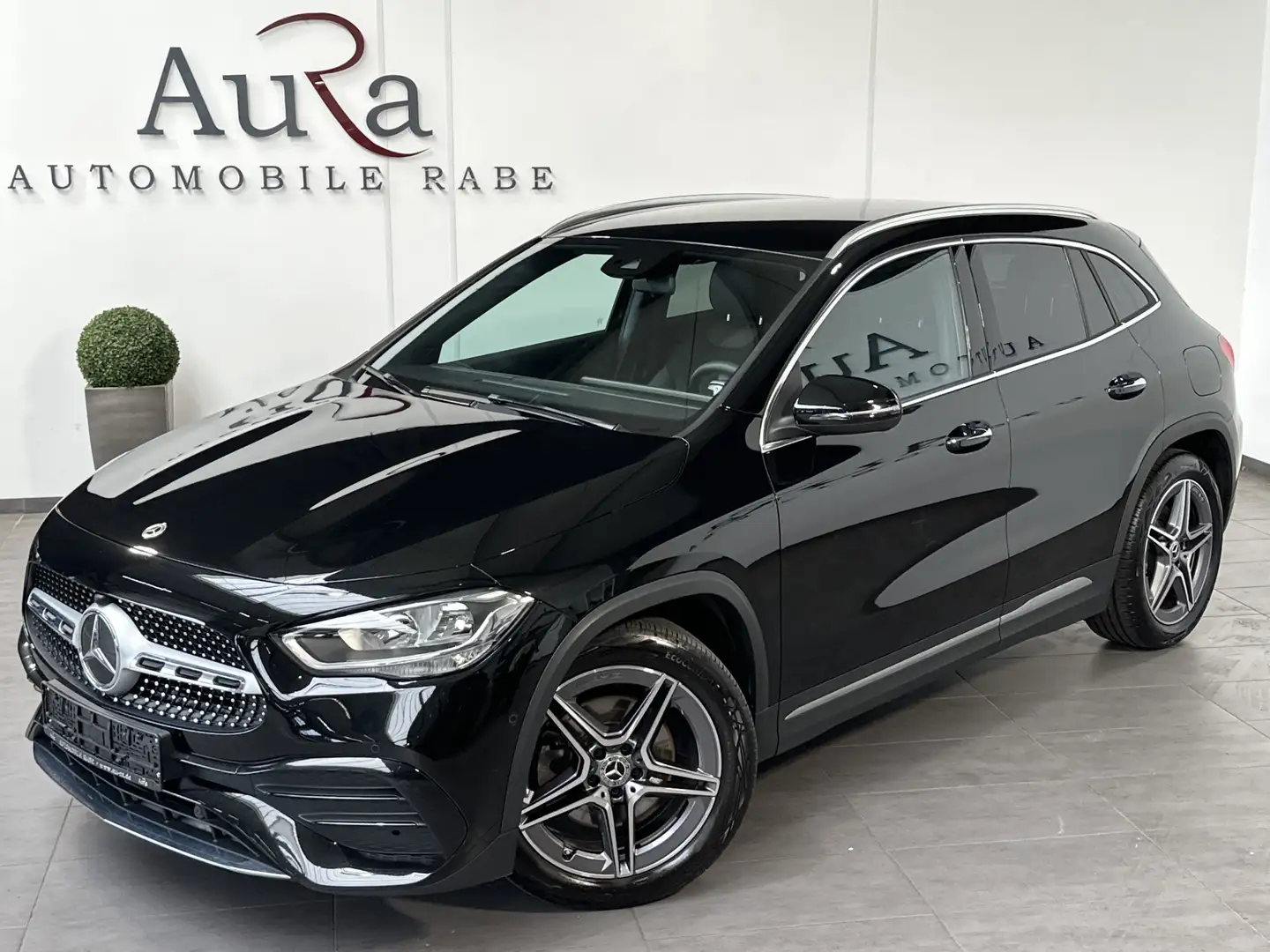 Mercedes-Benz GLA 220 4Matic AMG-Line NAV+CARPLAY+KEYLESS+SHZ Schwarz - 1