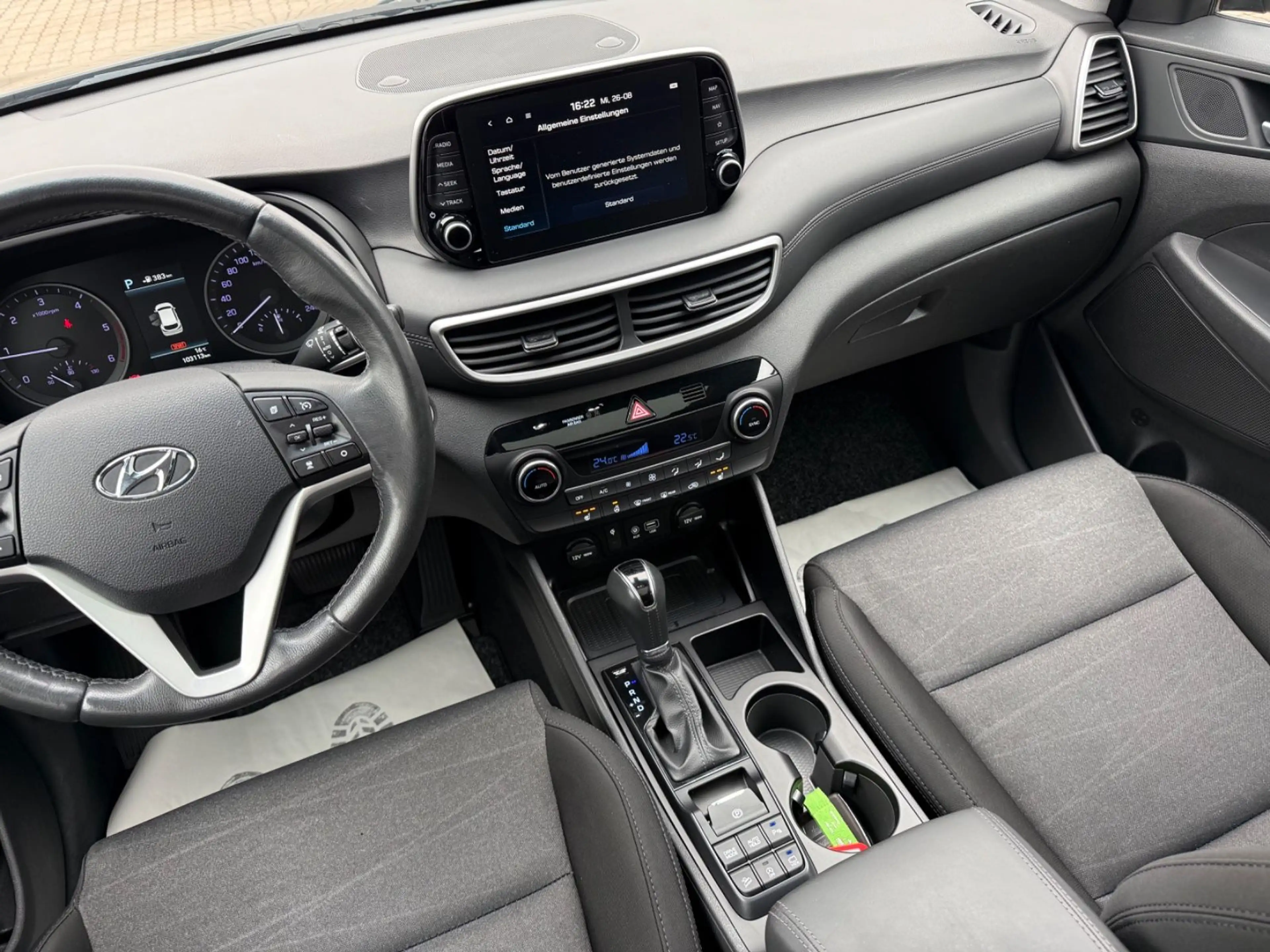 Hyundai TUCSON Style Mild-Hybrid 4WD 360°Kamera Pano All — photo 13
