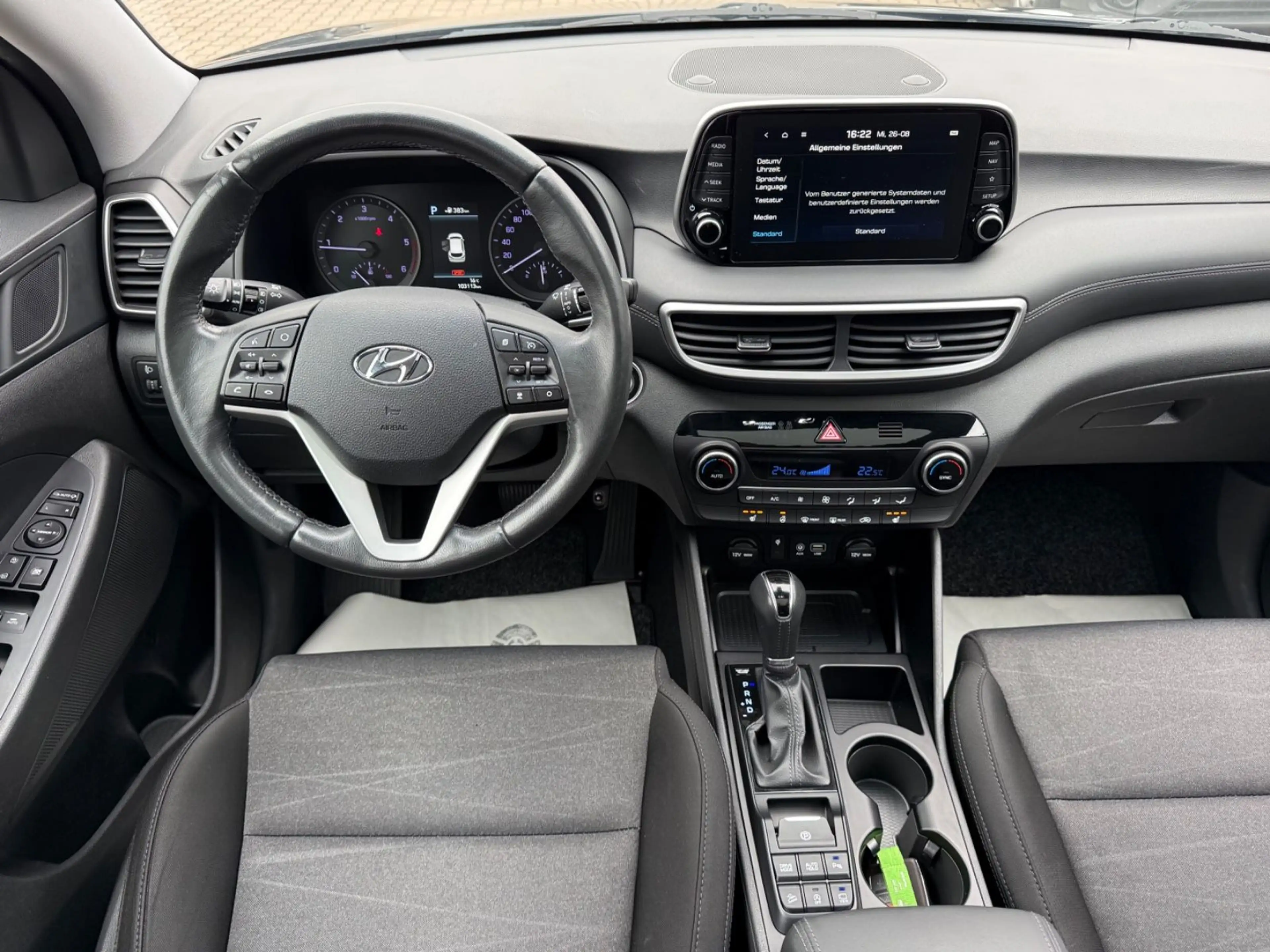 Hyundai TUCSON Style Mild-Hybrid 4WD 360°Kamera Pano All — photo 12