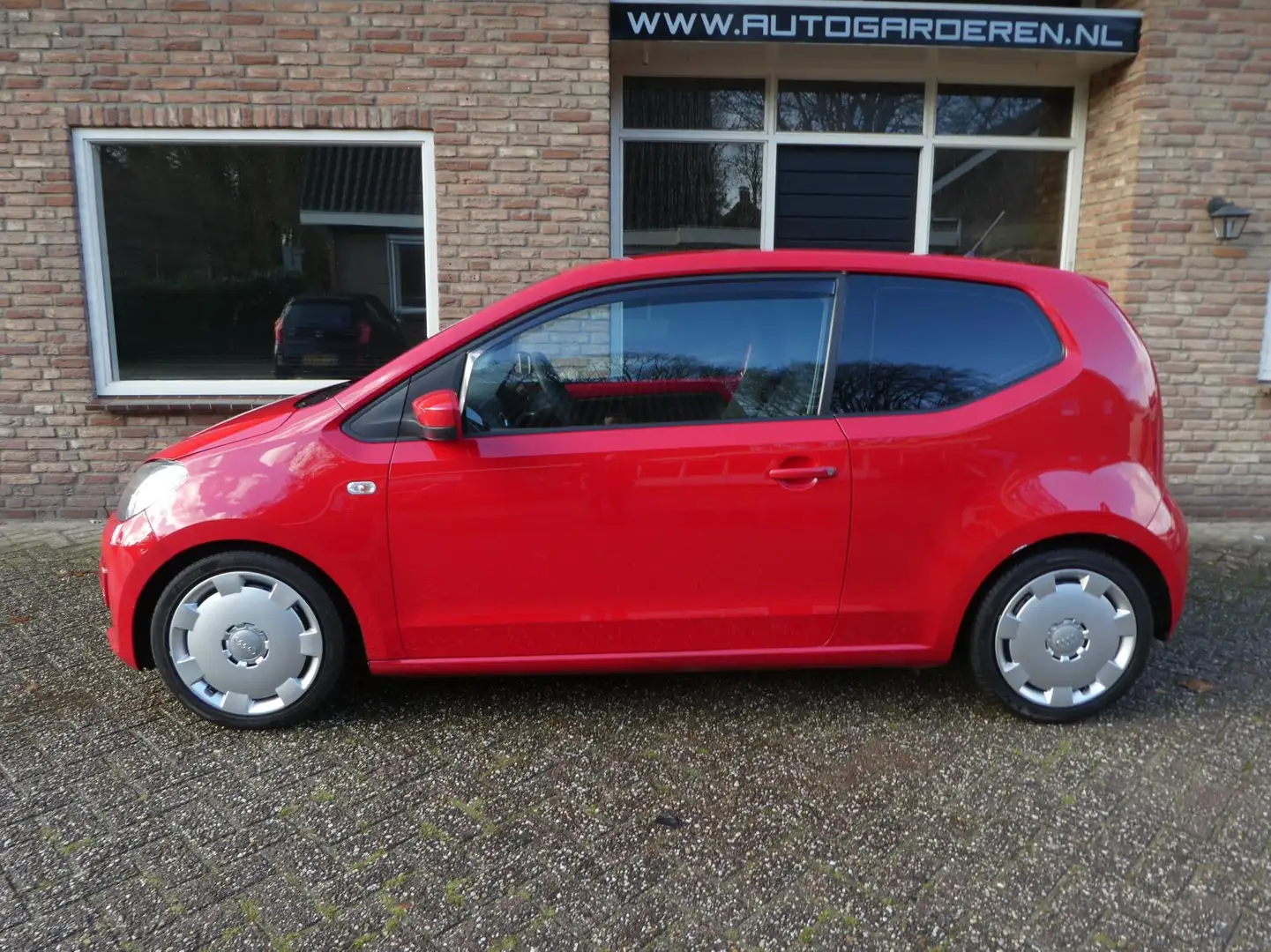 Volkswagen up! 1.0 take up! BlueMotion Airco Rood - 2