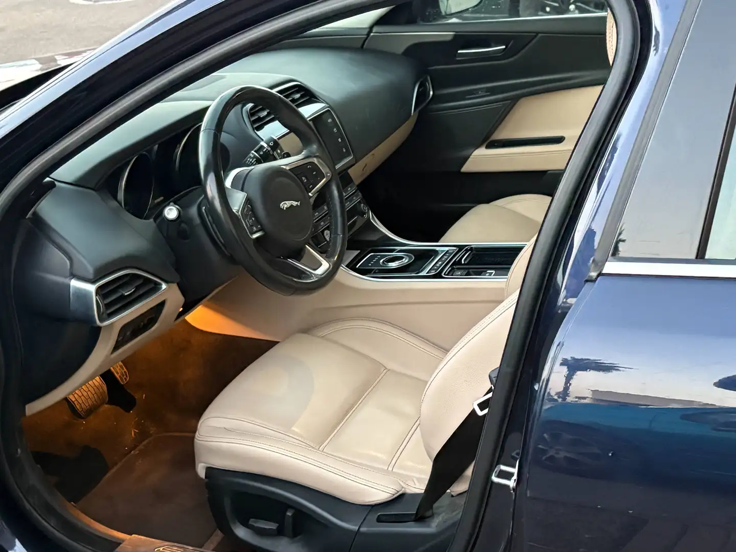 Jaguar XE Prestige XE 2.0 Diesel Prestige Aut. 180 Azul - 1
