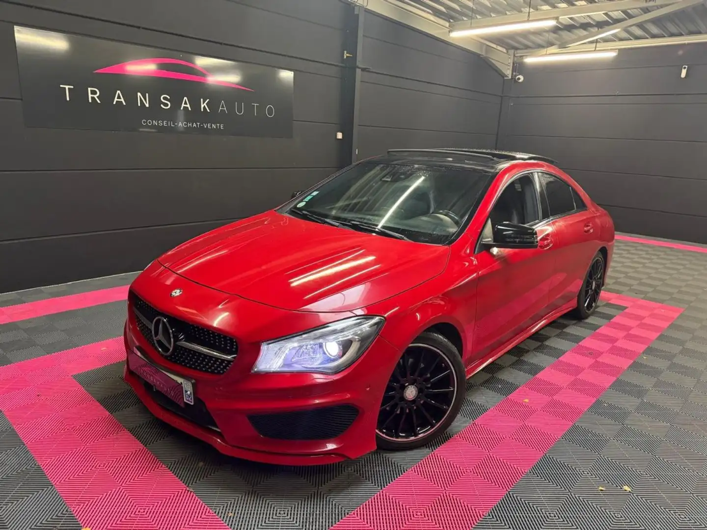 Mercedes-Benz CLA 200 CLASSE 200 CDI Fascination / Suivi complet Rouge - 1