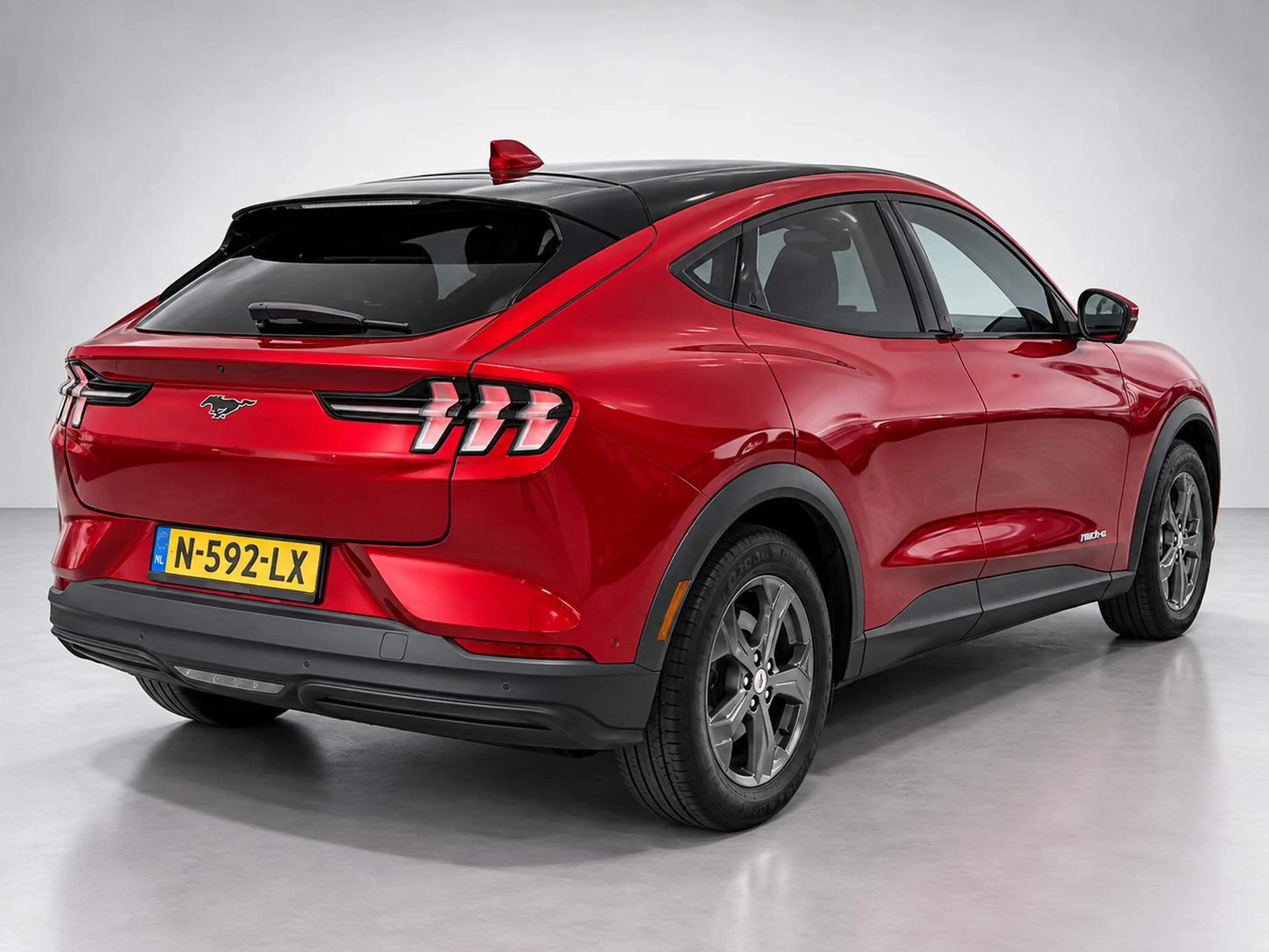 Ford Mustang Mach-E RWD 75 kWh | Automaat | Navigatie | 360 Camera | K — photo 4