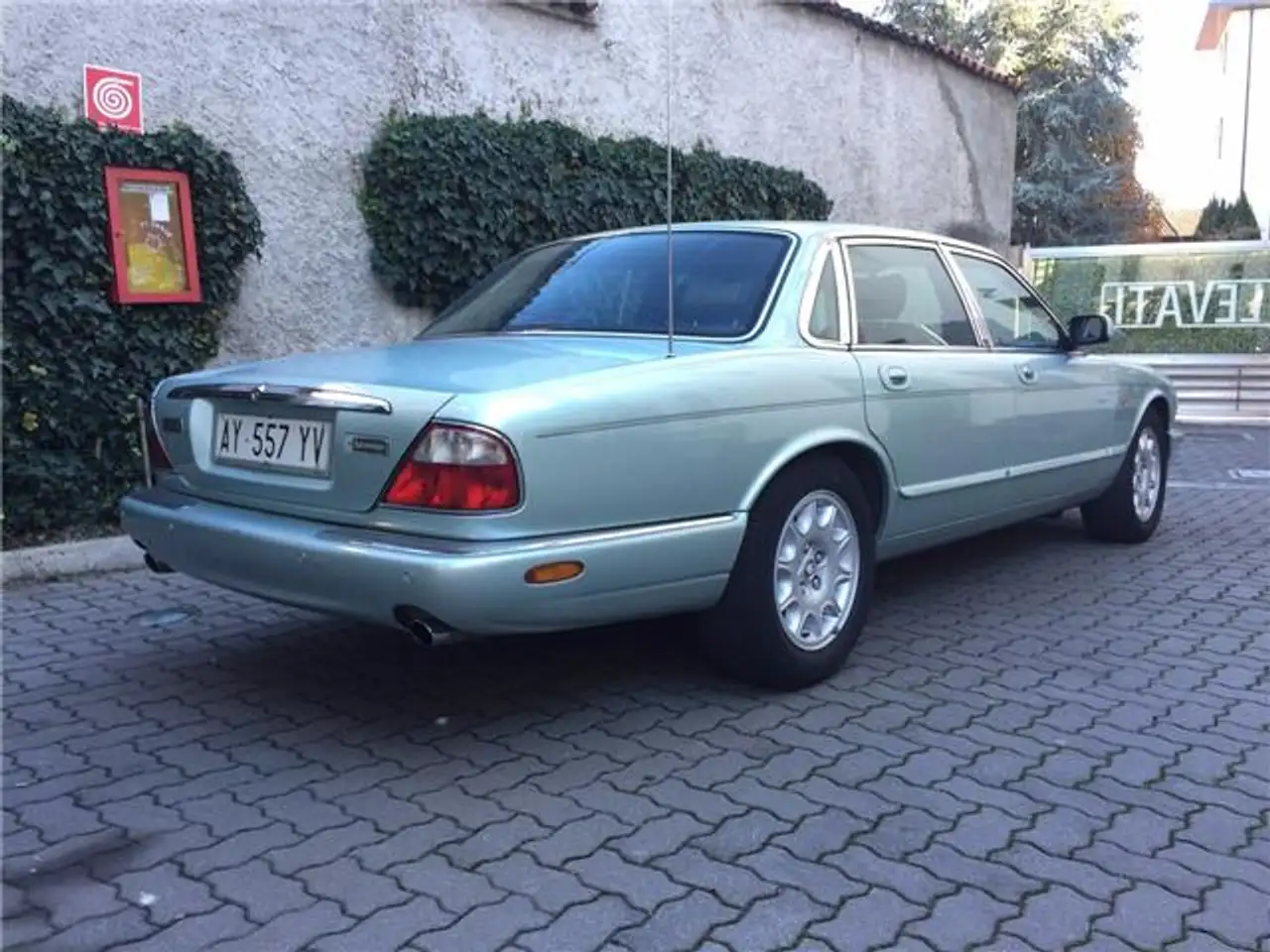 Jaguar Sovereign V8, foto 4