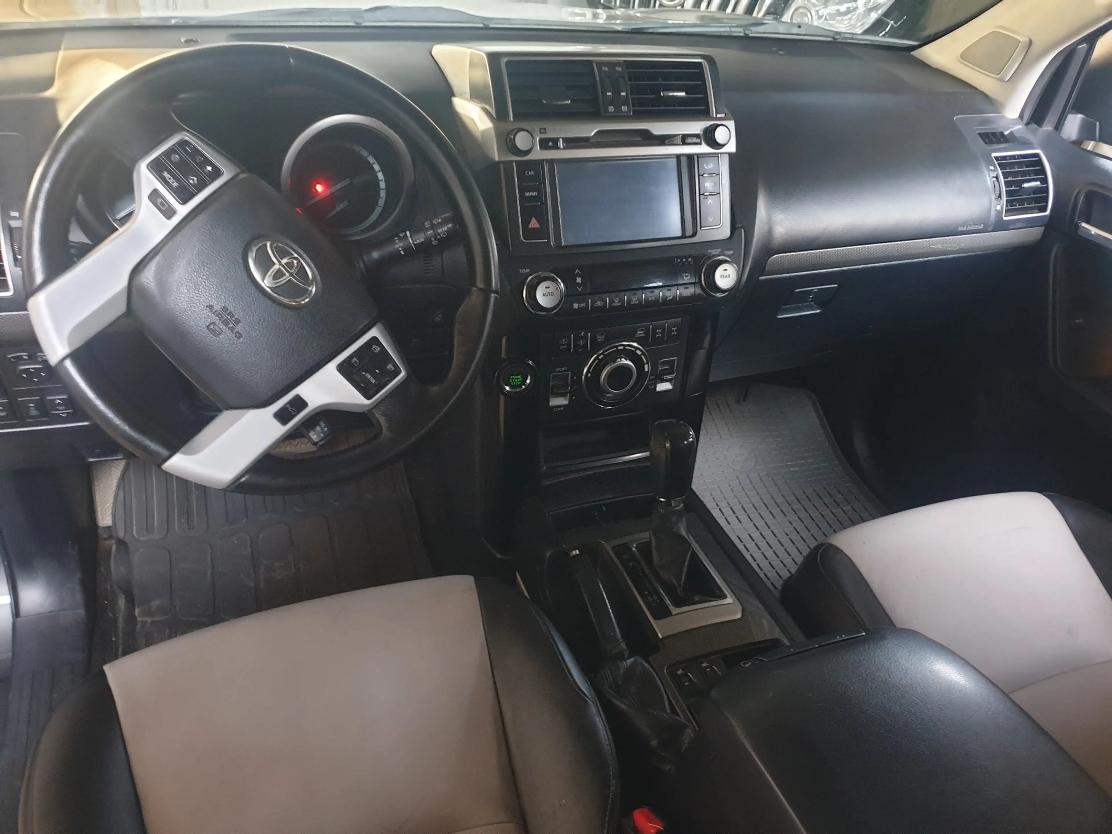 Toyota Land Cruiser Land Cruiser 3.0 D-4D Premium — photo 8
