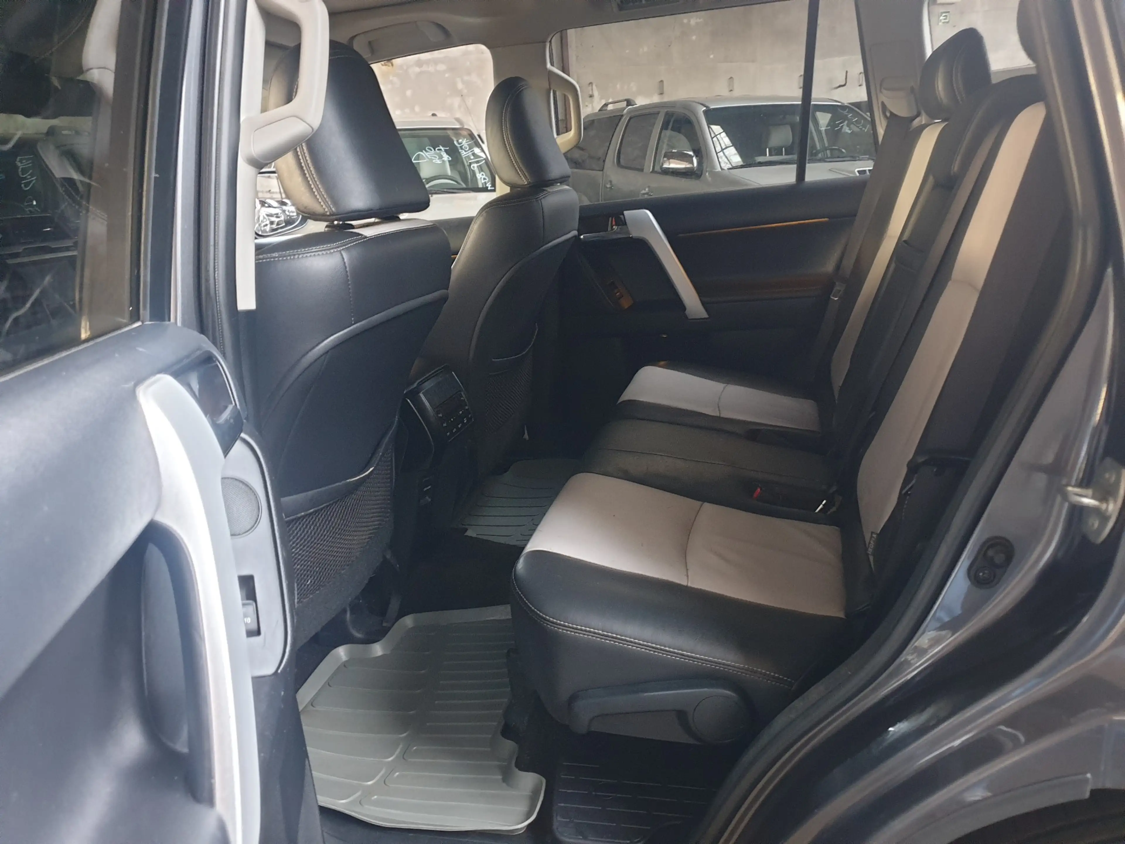 Toyota Land Cruiser Land Cruiser 3.0 D-4D Premium — photo 7