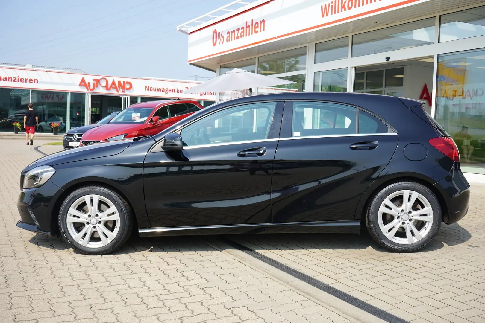 Mercedes-Benz A 250 A250 BlueEfficiency Urban LED Navi Panorama Noir - 2