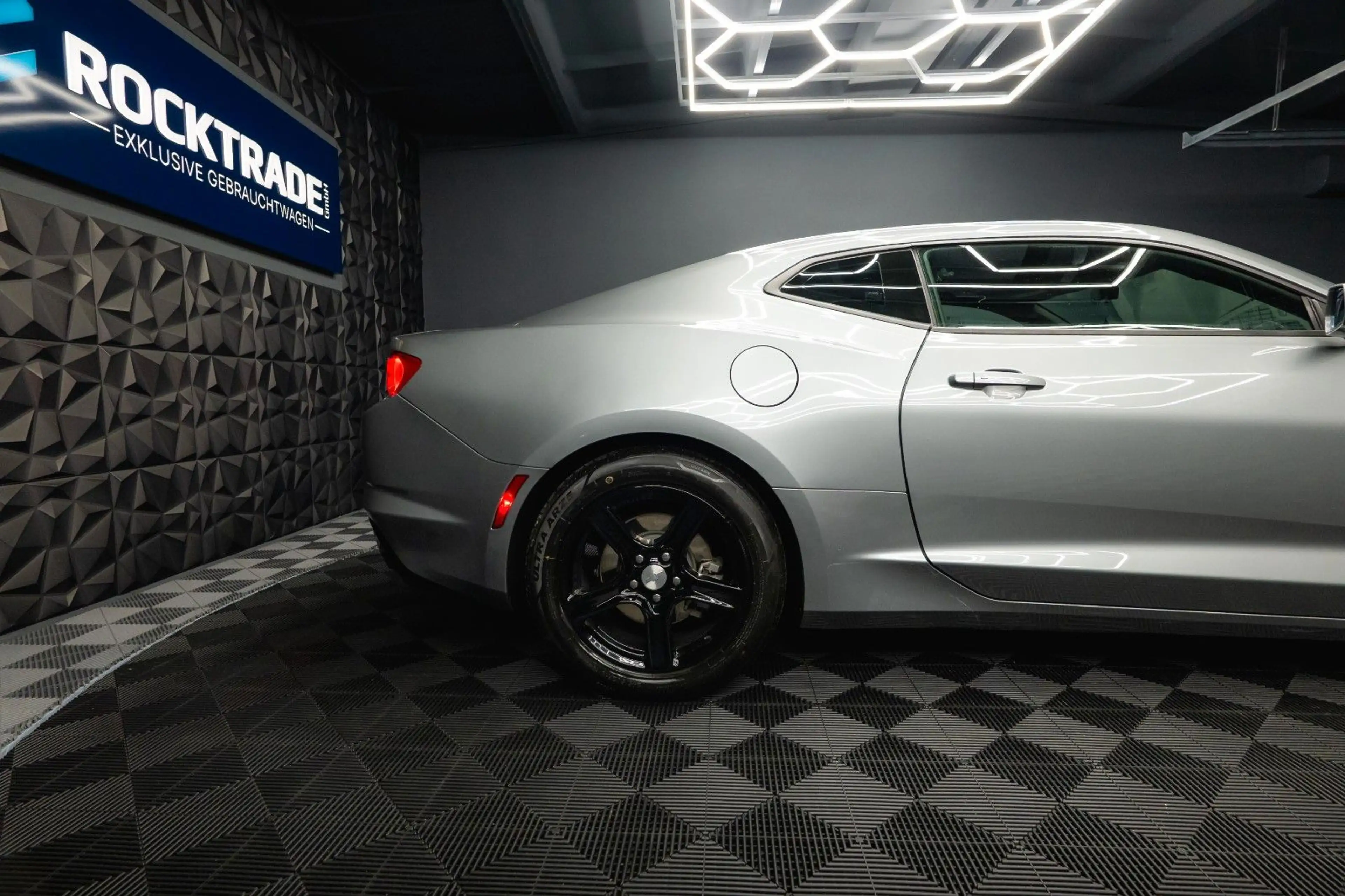 Chevrolet Camaro 2.0 Turbo Coupe LT Package *CarPlay*19% — photo 9