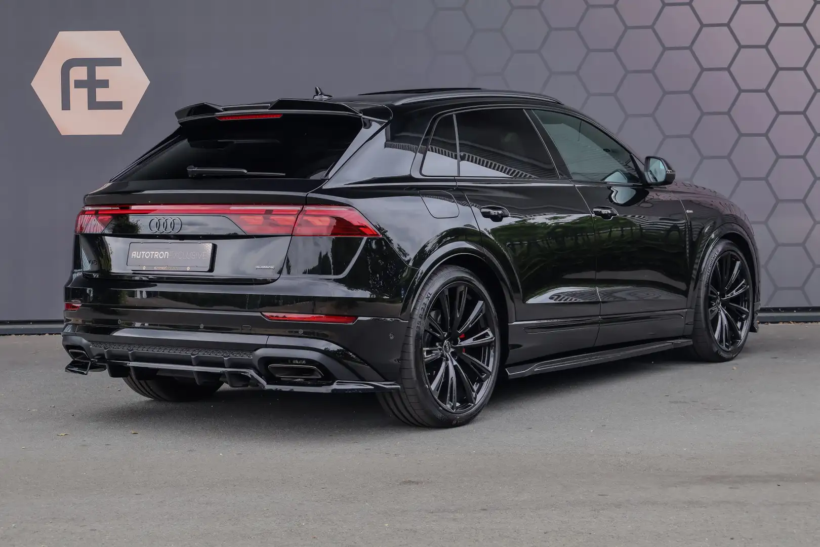 Audi Q8 60 TFSI e quattro Pro Line S Competition 490 PK| A Noir - 2