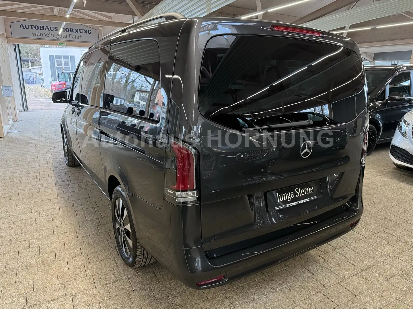 Mercedes-Benz Vito Vito Tourer 116*PRO*MULTIBEAM*2XSCHIEBETÜR*9-G Šedá - 2