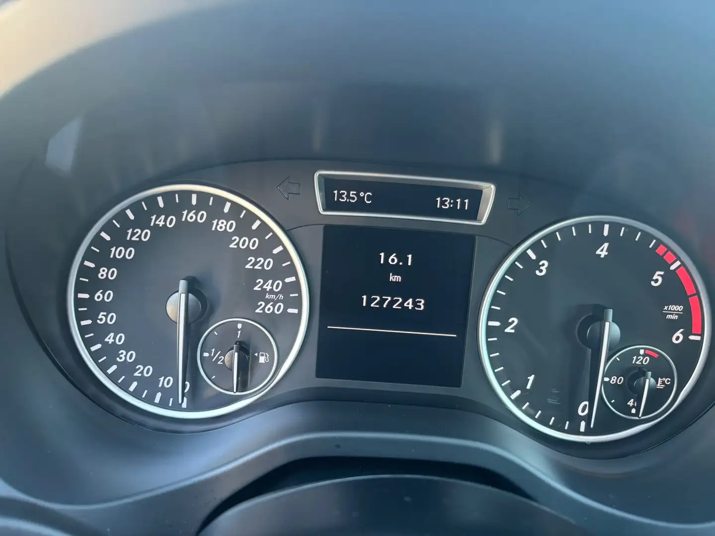 Mercedes-Benz A 180 CDI 109PS sparsam Pickerl Sitzheizung ParkAssist Negro - 2