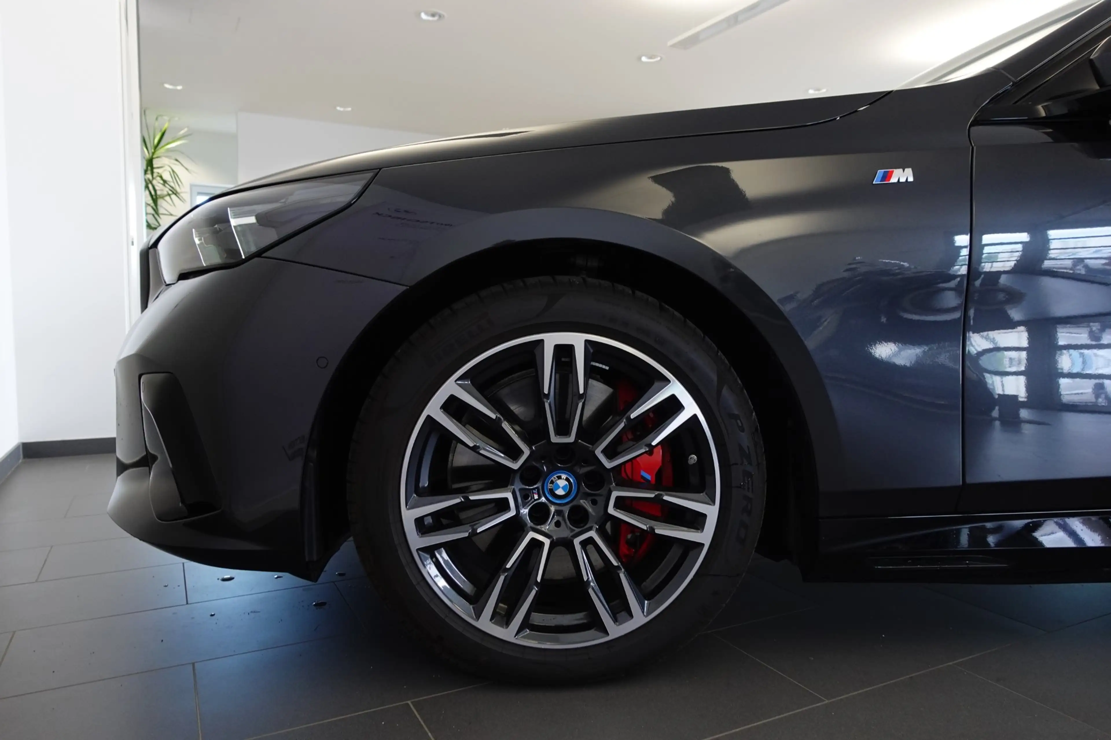 BMW i5 xDrive40 G60 — photo 6