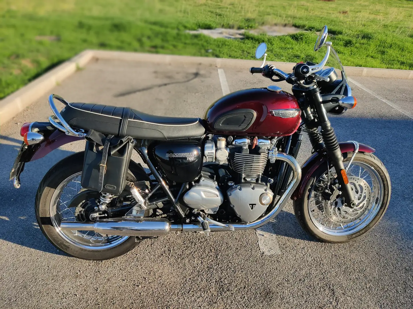 Triumph Bonneville T120 - 2
