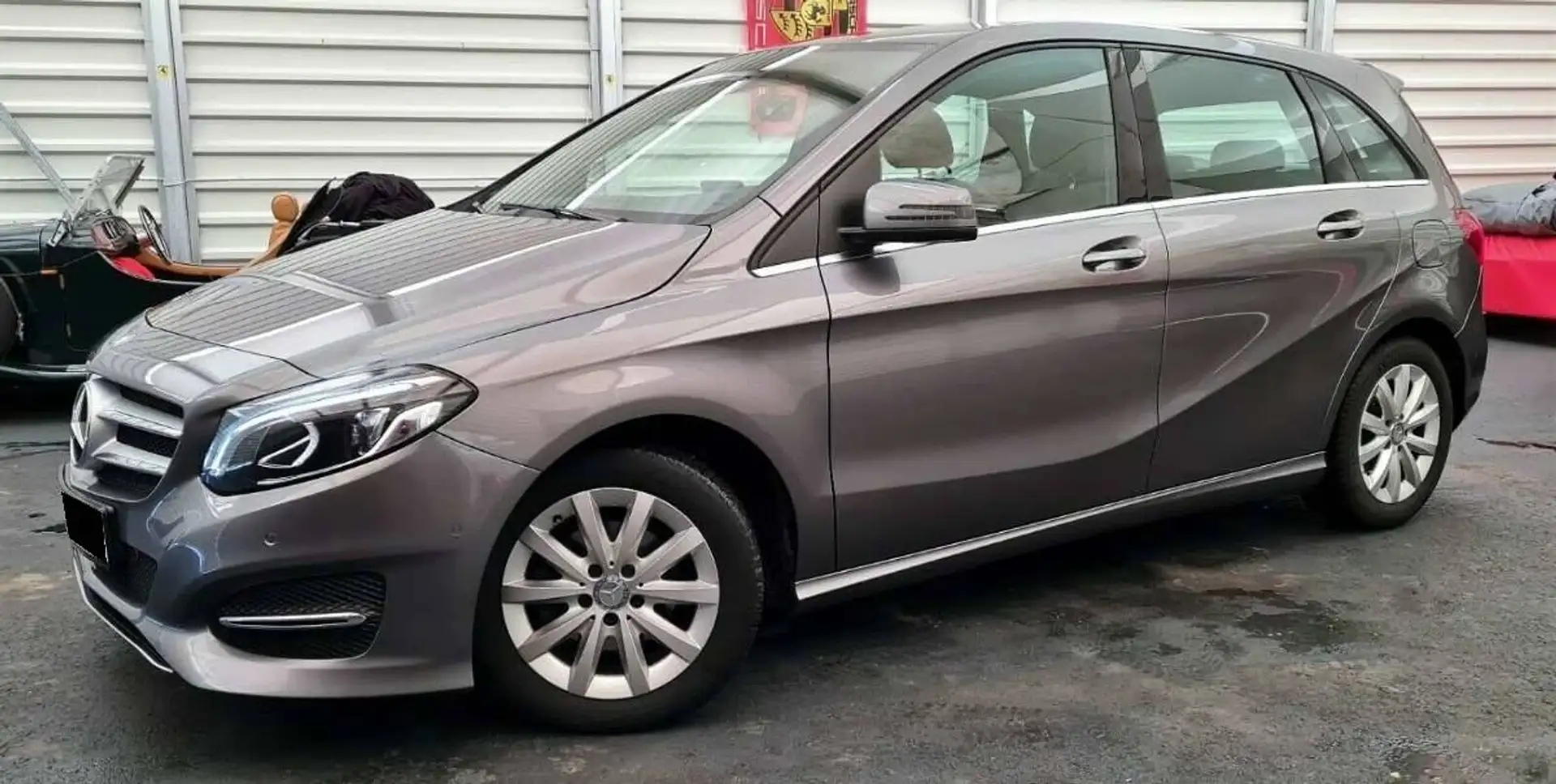 Mercedes-Benz B 180 B 180 d Grau - 1