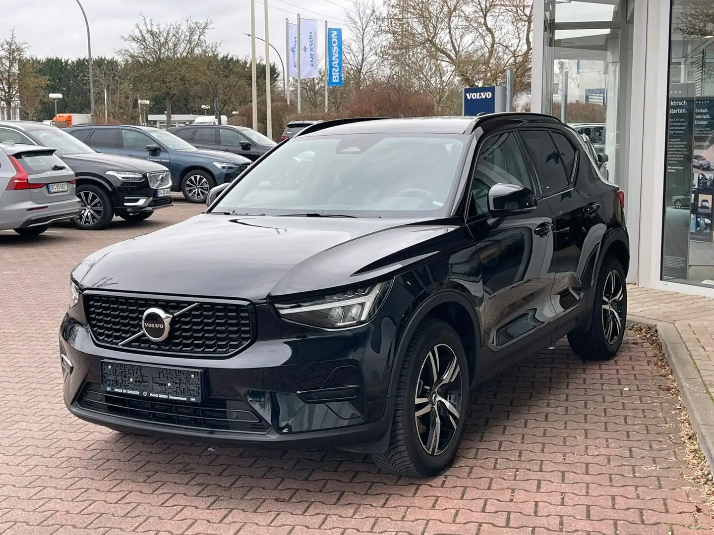 Volvo XC40 B3 Plus Dark DCT Schwarz - 2