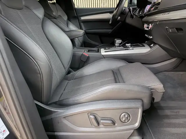 Audi Q5 view 7