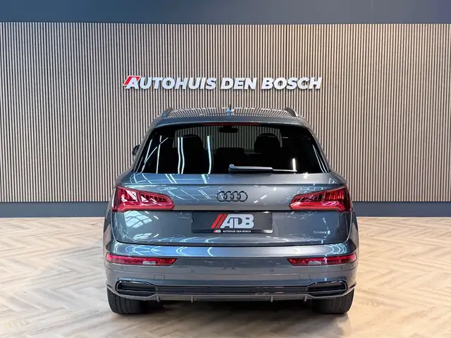 Audi Q5 view 21
