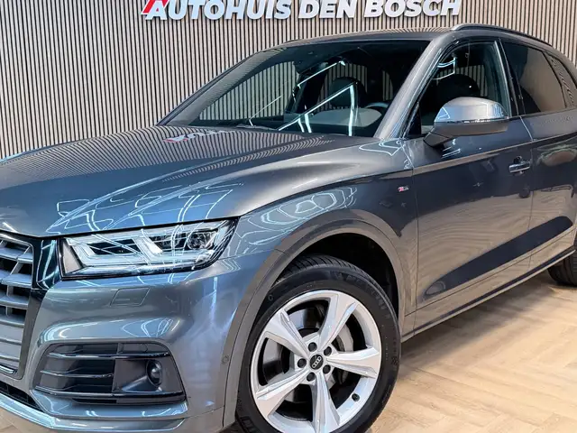 Audi Q5 view 19