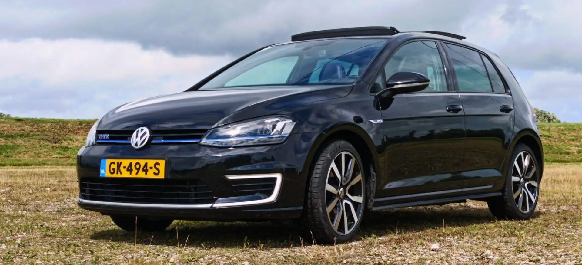 Volkswagen Golf GTE 1.4 GTE TSI PHEV Panorama Full Leather Zwart - 1